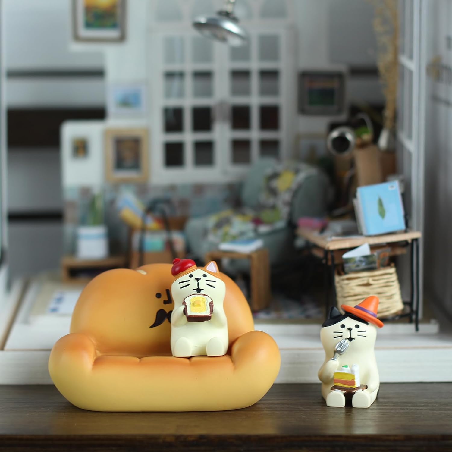 2Pcs Cute Mini Cat Figurine with Bread Sofa Resin Cat Figure for Office Home Decor - Cute Cat Gift for Cat Lovers